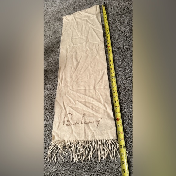BURBERRY Ivory Cashmere Fringe Scarf Cursive Burberry Signature Logo - Picture 6 of 6